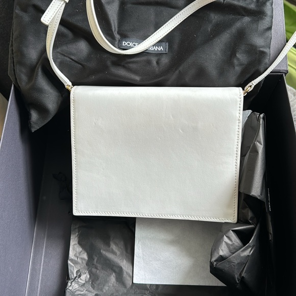 Dolce & Gabanna clutch/adjustable strap - Picture 6 of 7